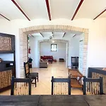 Spoleto Tranquilita Sleeps 16 With Wifi Pool Yoga Gardens And Views Villa