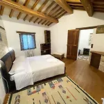 Villa Spoleto Tranquilita Sleeps 16 With Wifi Pool Yoga Gardens And Views