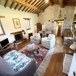 Spoleto Tranquilita Sleeps 16 With Wifi Pool Yoga Gardens And Views Villa *