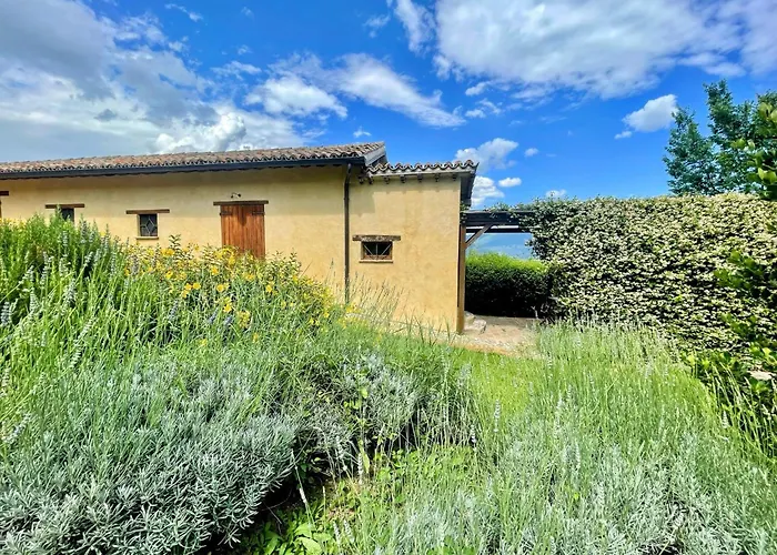 Spoleto Tranquilita Sleeps 16 With Wifi Pool Yoga Gardens And Views Vila