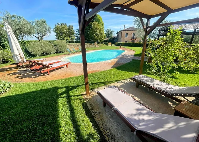 Vila Spoleto Tranquilita Sleeps 16 With Wifi Pool Yoga Gardens And Views
