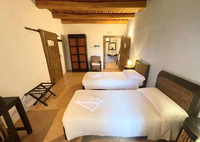Vila Spoleto Tranquilita Sleeps 16 With Wifi Pool Yoga Gardens And Views Morro