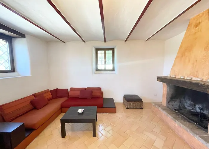 Vila Spoleto Tranquilita Sleeps 16 With Wifi Pool Yoga Gardens And Views