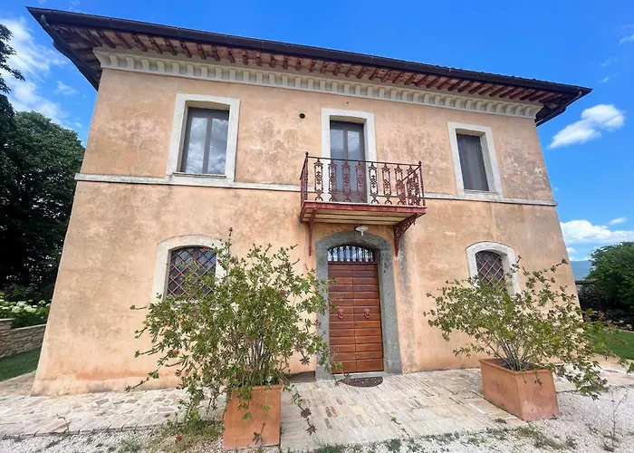 Spoleto Tranquilita Sleeps 16 With Wifi Pool Yoga Gardens And Views Morro