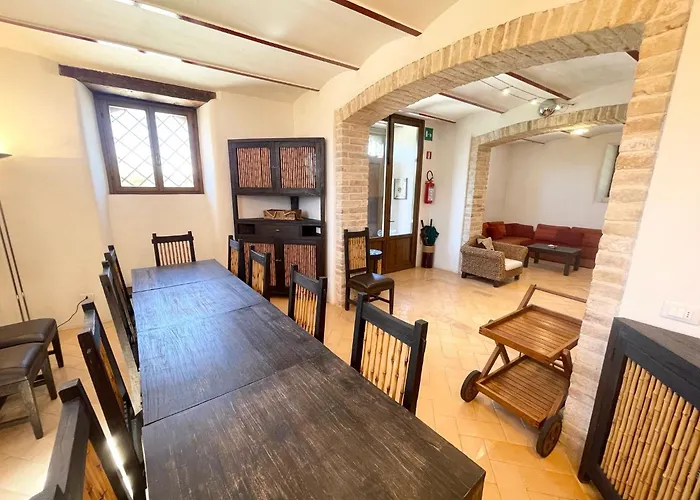 Spoleto Tranquilita Sleeps 16 With Wifi Pool Yoga Gardens And Views Vila Morro