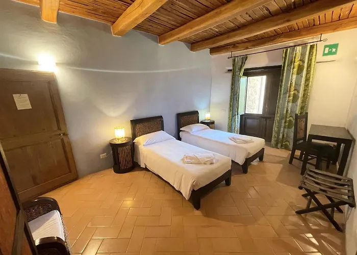 Vila Spoleto Tranquilita Sleeps 16 With Wifi Pool Yoga Gardens And Views