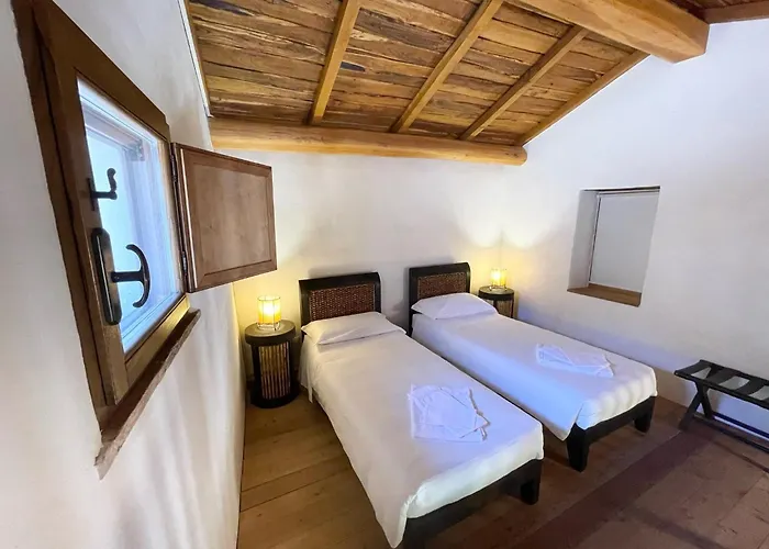 Spoleto Tranquilita Sleeps 16 With Wifi Pool Yoga Gardens And Views