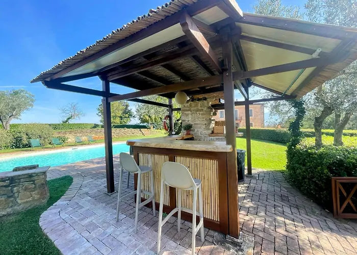 Spoleto Tranquilita Sleeps 16 With Wifi Pool Yoga Gardens And Views Vila