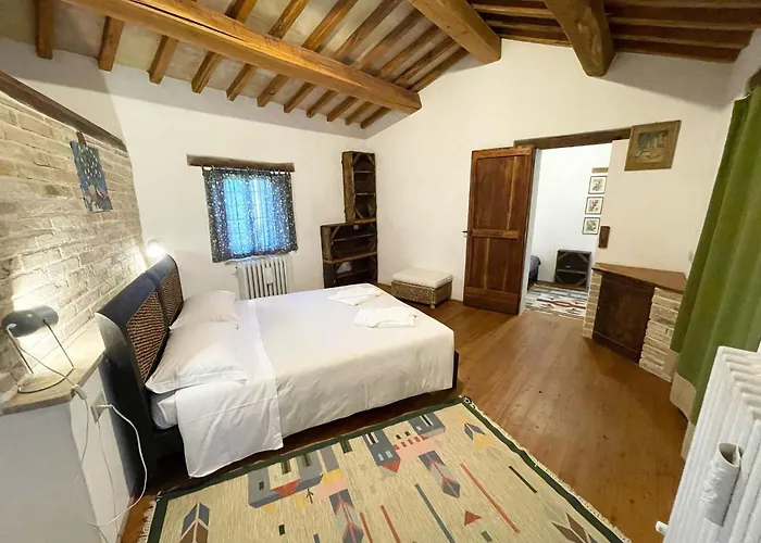Vila Spoleto Tranquilita Sleeps 16 With Wifi Pool Yoga Gardens And Views